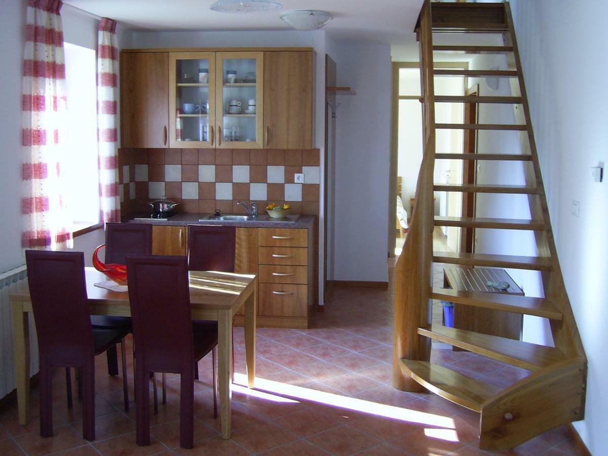 מוסט נה סוסי Country House Hotel Zlata Ribica מראה חיצוני תמונה